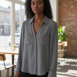 EUC EXPRESS Portofino Sz. M Gray Long Sleeve Button Down‎ Blouse